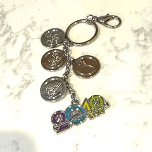 Disney Parks Walt Disney World Four Parks dangle keychain 2019 silver tone